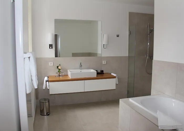 Schloss Dyck מלון 3*